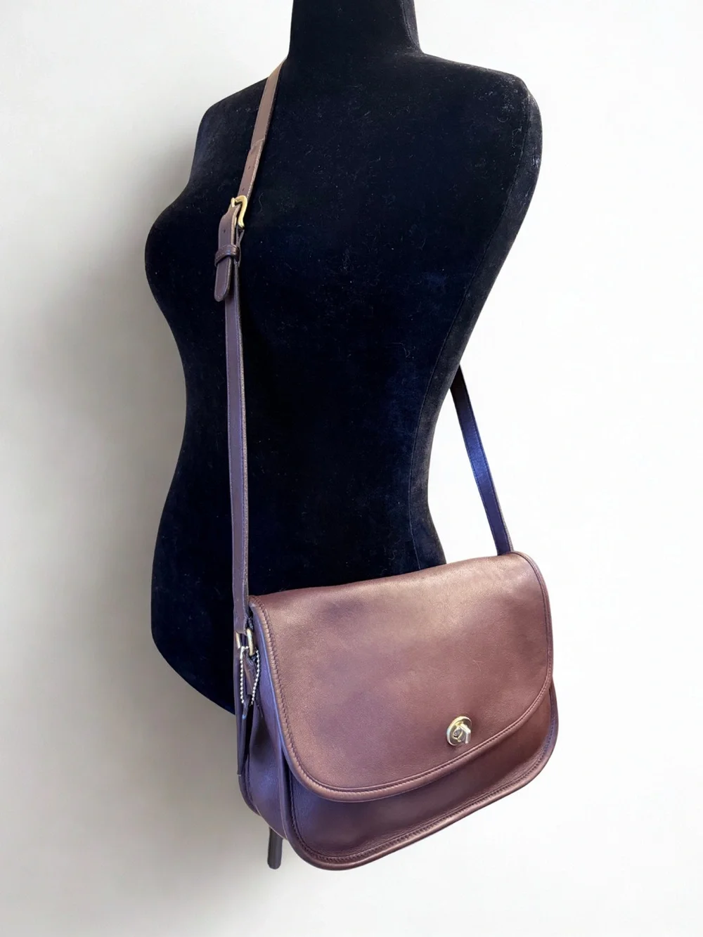 COACH 🌟👜 Pristine Vintage Mahogany Leather City Bag 9790 Crossbody w/ Dust Bag - Picture 3 of 11
